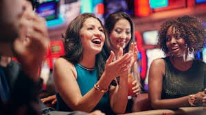 Tim dukungan pelanggan icebet siap membantu Anda melalui live chat, email, dan formulir kontak